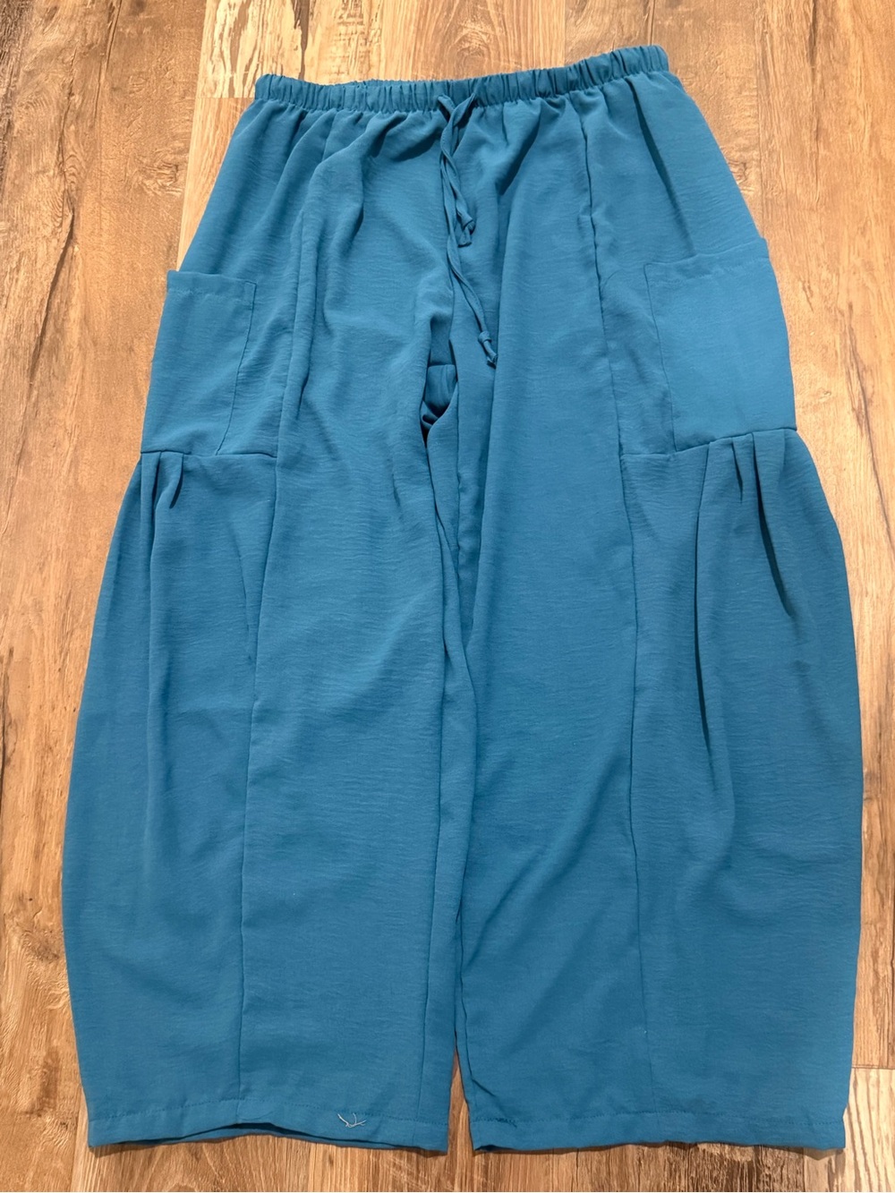 Women's Elastic-Waist Teal Midi pants with Pockets
